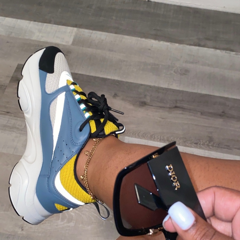 Dior sneakers B22